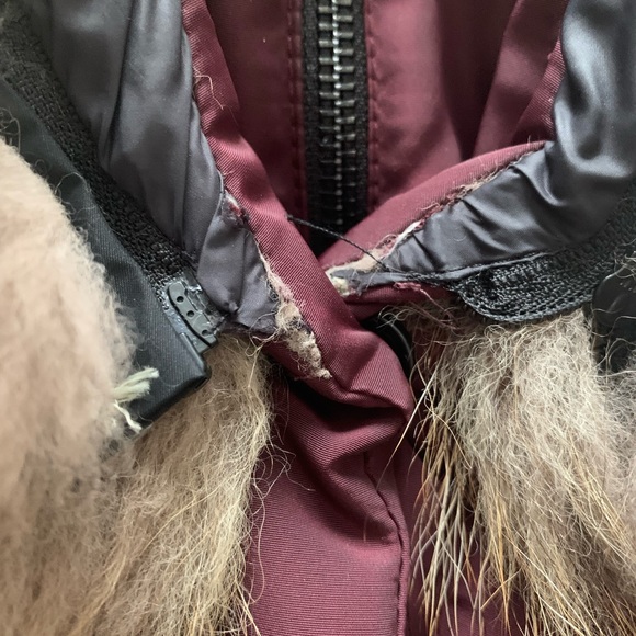 Down-filled Coat real Fur hood, Leather sleeves and accents - Picture 16 of 16